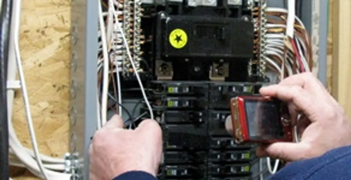 Home electrical inspection of circuit breaker panel by licensed electrician in San Jose, CA